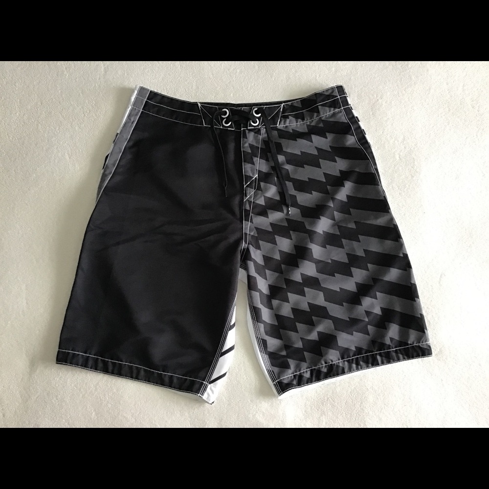Oakley Boardshorts.......Size 38